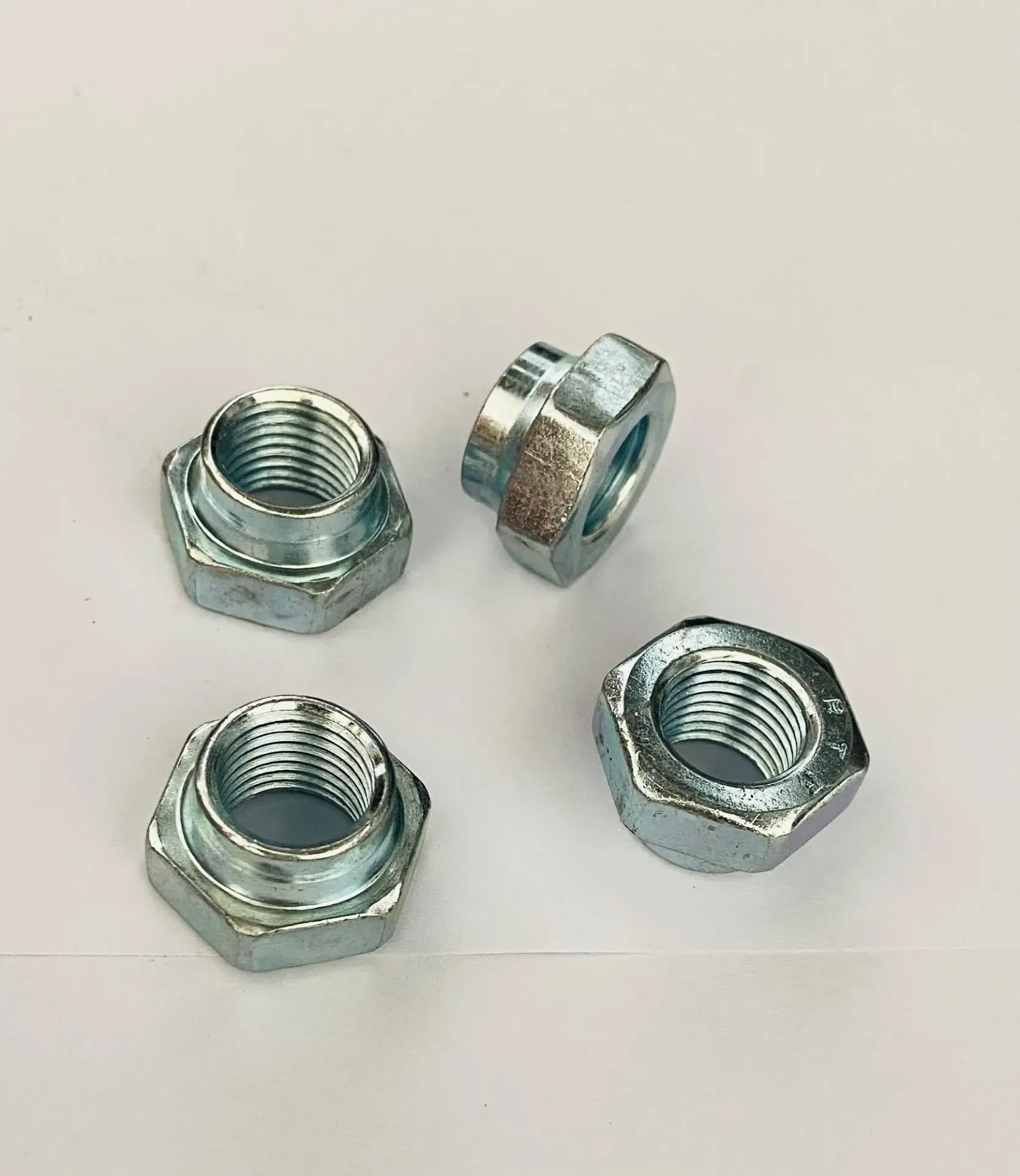 Front Axle Nut Small (Baxy)